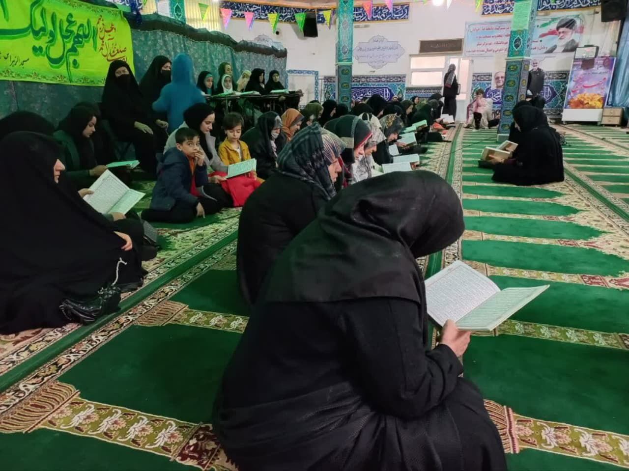 از برگزاری محفل انس با قرآن کریم تا برپایی حلقه کتابخوانی در اسلام آباد غرب