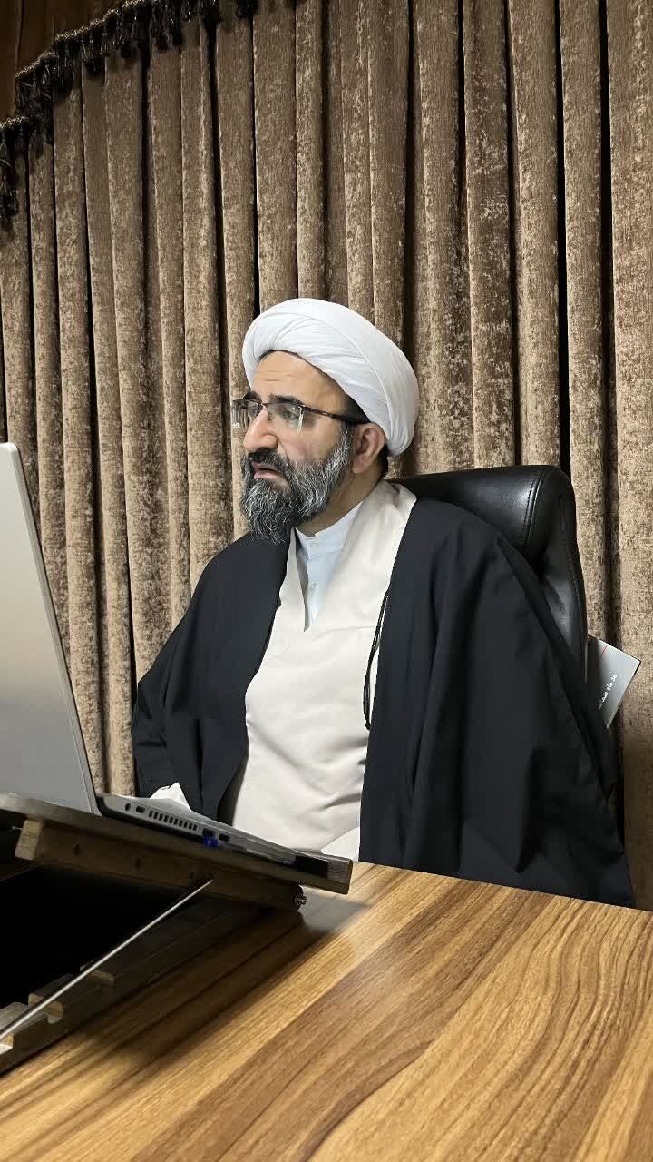 حوزههای برای همجواری فعالیت علمی و اقتصادی طلاب به میدان بیایند