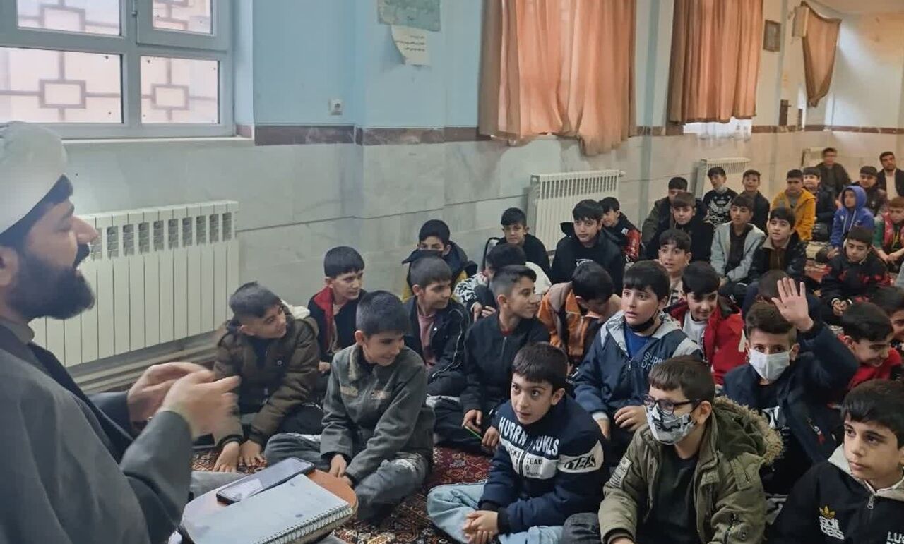 برپایی جشن های مدرسه محور عید سعید مبعث در شهرک مهدیه