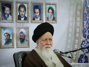 فعالیت روحانیت باید جبهه ای و مردمی بماند