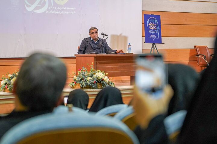 هنر والدین بالابردن هوش اجتماعی فرزندان است