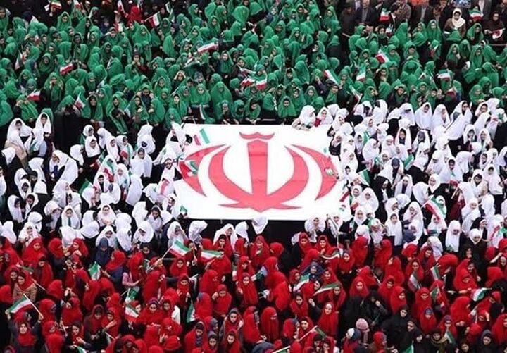 سرودهای انقلابی در محلات خرم‌آباد طنین‌انداز می‌شوند