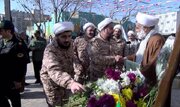 بیت امام خمینی (ره) در شهر قم گلباران شد