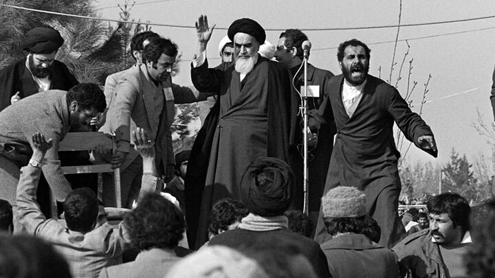 دستاوردهای انقلاب برای نسل جوان و نوجوان تبیین شود