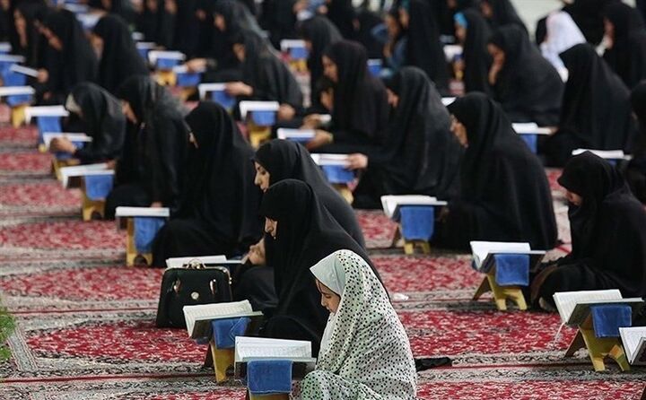 محفل انس با قرآن کریم ویژۀ بانوان برگزار می‌شود