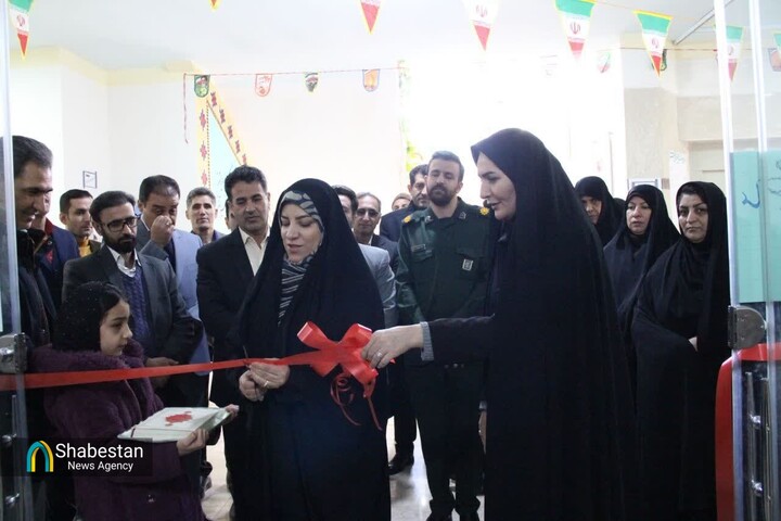 نمایشگاه دستاوردهای هنرمندان شهرستان سلسله افتتاح شد