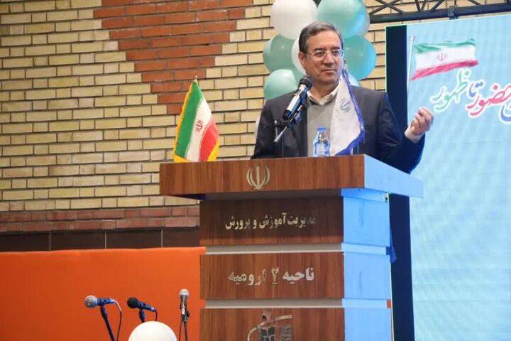 مدرسه به عنوان محل اصلی انسان‌سازی و مسئول‌پروری است