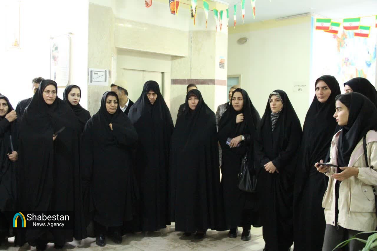 نمایشگاه دستاوردهای هنرمندان شهرستان سلسله افتتاح شد