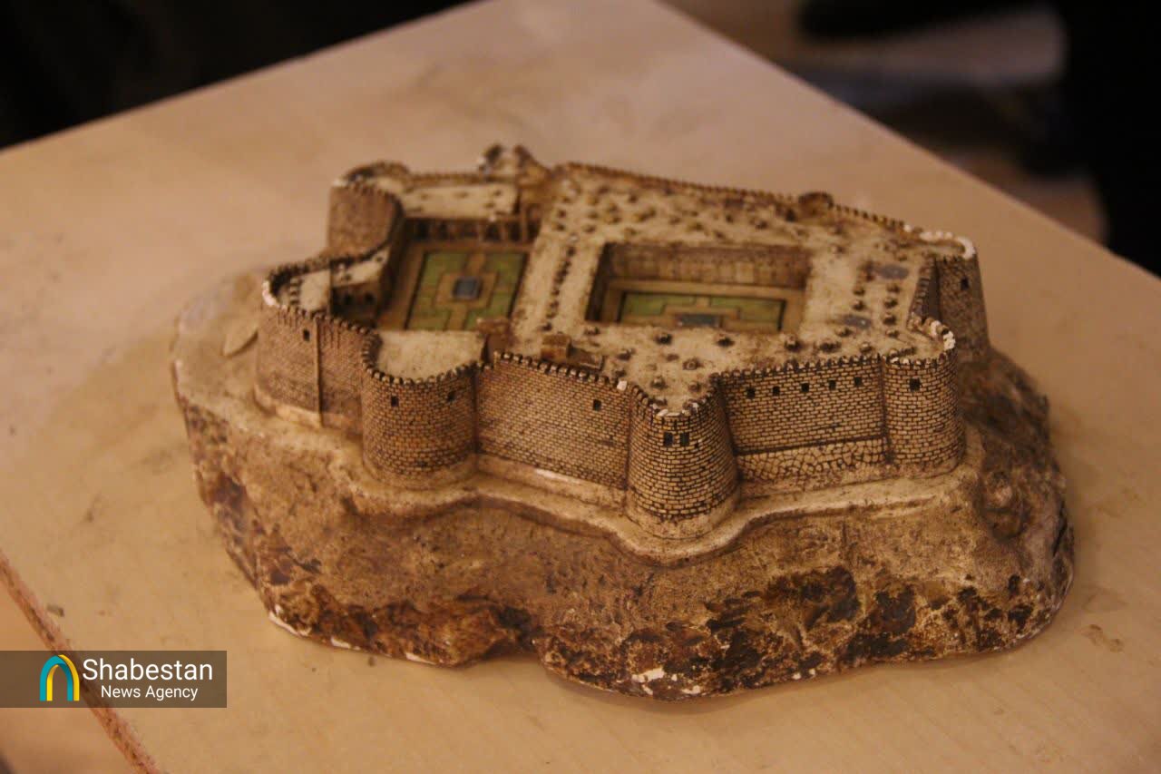 نمایشگاه دستاوردهای هنرمندان شهرستان سلسله افتتاح شد