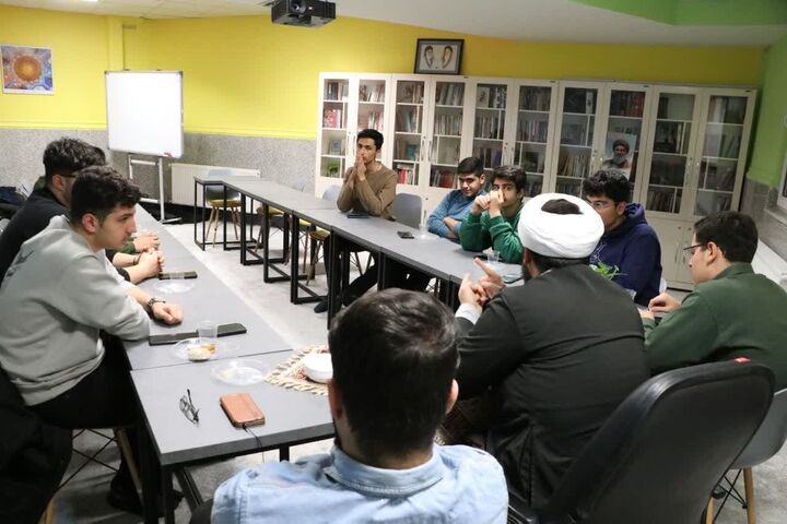 دورهمی دهه هشتادی‌ها در دهه فجر