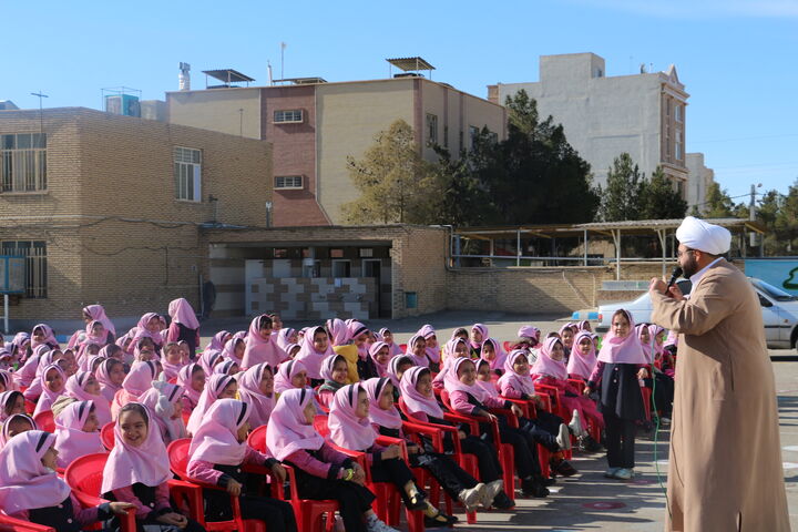 برگزاری جشن حضور تا ظهور در دبستان دخترانه نیمه شعبان سمنان
