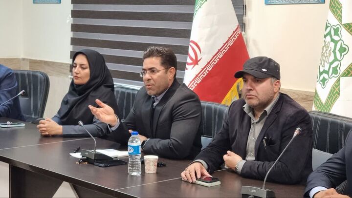 نشست خبری مدیرکل امور شهری استانداری کرمان و شهردار شهر جیرفت با اصحاب رسانه