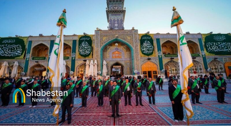 خادمان حرم امام علی(ع) در سالروز ولادت امام حسین (ع)