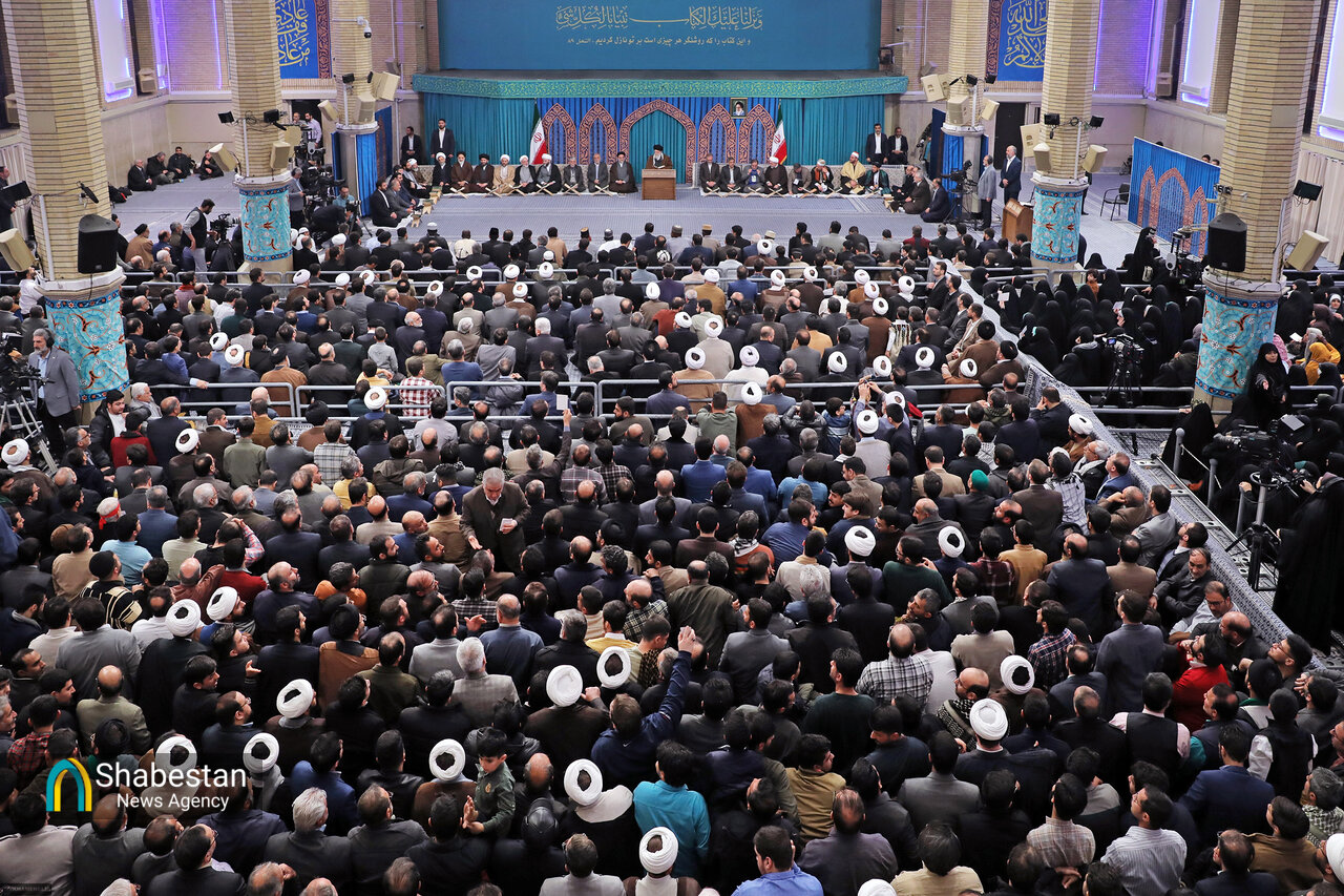 دیدار شرکت‌کنندگان در مسابقات بین‌المللی قرآن با رهبر انقلاب