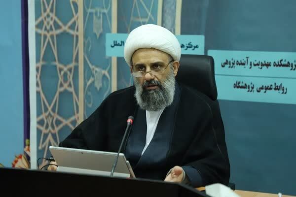 شیعه در عصر غیبت باید خود و جامعه را آماده ظهور کند