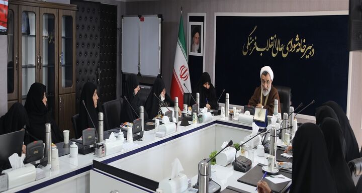 نقش محوری زنان در جهاد تبیین/ ضرورت شبکه‌سازی از بانوان فعال فرهنگی