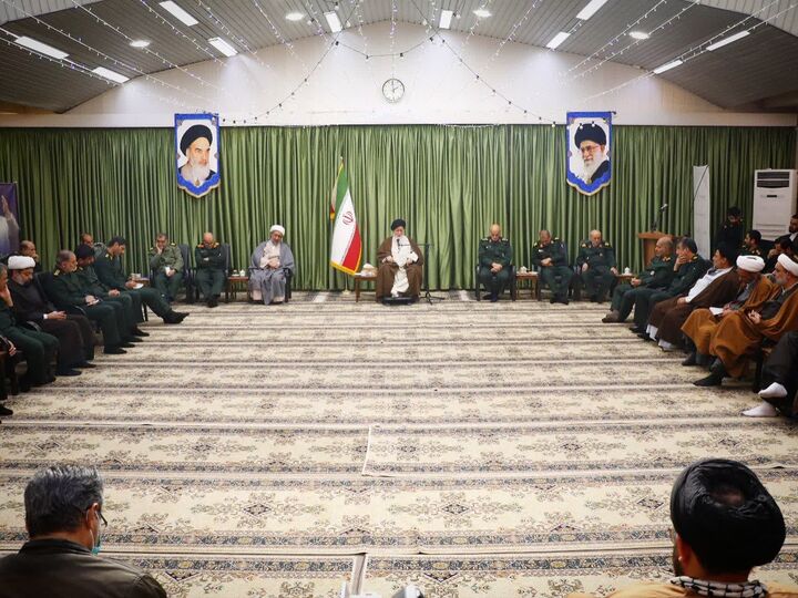 راهبرد دشمن، ایجاد تردید در نیروهای انقلابی است