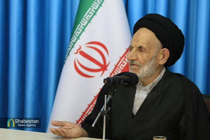 لزوم بازگشت دانش به جایگاه اصلی یعنی خدمت