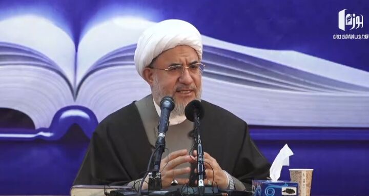 اگر حوزه فقهالاجتماع را توسعه ندهد، منزوی میشود