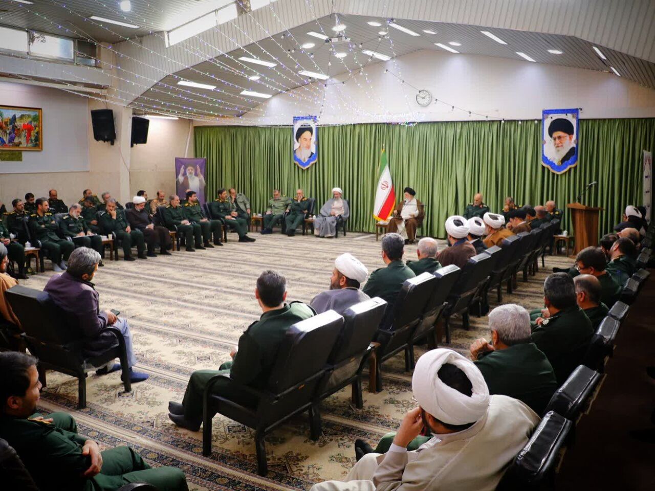 راهبرد دشمن، ایجاد تردید در نیروهای انقلابی است