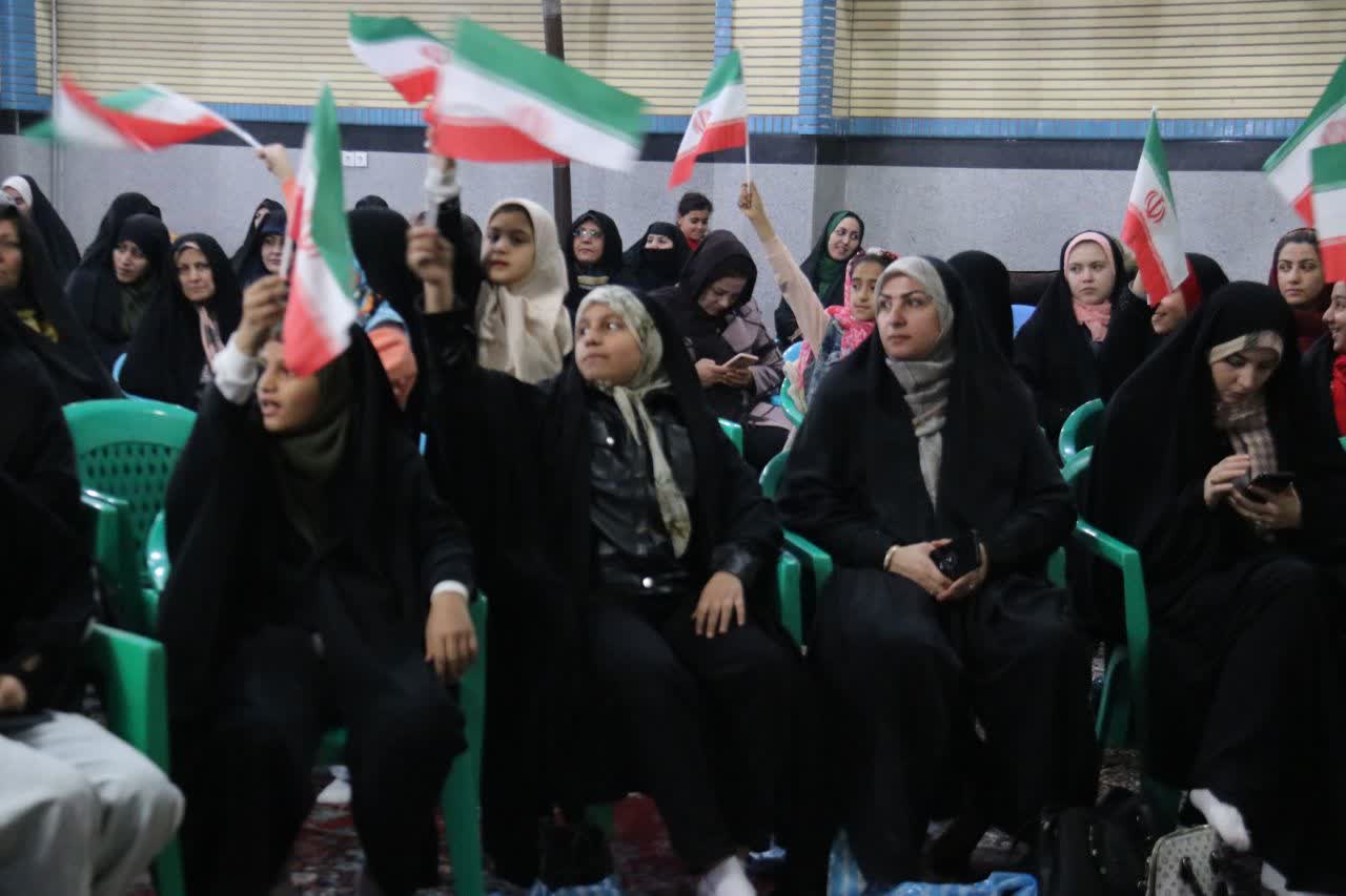 جشن انقلاب که با «زندگی با آیه‌ها» گره خرد