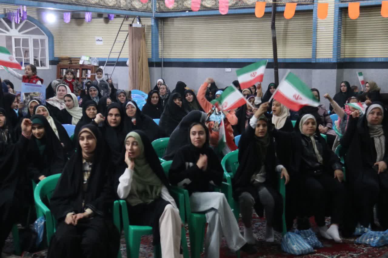 جشن انقلاب که با «زندگی با آیه‌ها» گره خرد