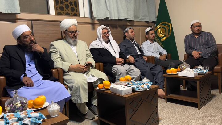 نارضایتی زائران از ایجاد مانع برای حضور در روضه رضوان