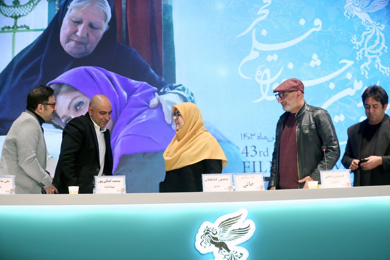 پنجمین روز جشنواره فیلم فجر/از حضور پررنگ اهالی دولت تا استقبال منتقدان از «زیبا صدایم کن»