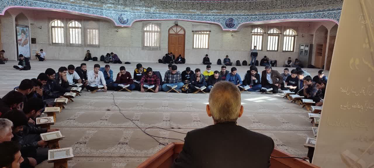 مسجدالنبی(ص) خمینیشهر، نگین مساجد دانشگاهی