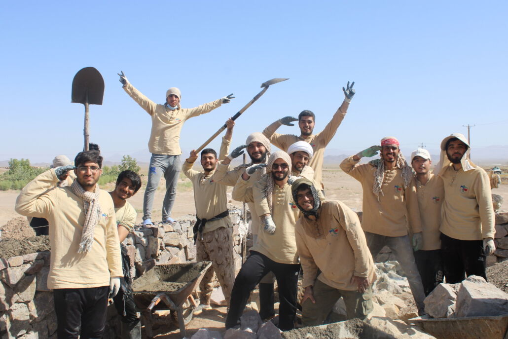 جوان تراز، دلبسته آرمانهای بزرگ و باشکوه است