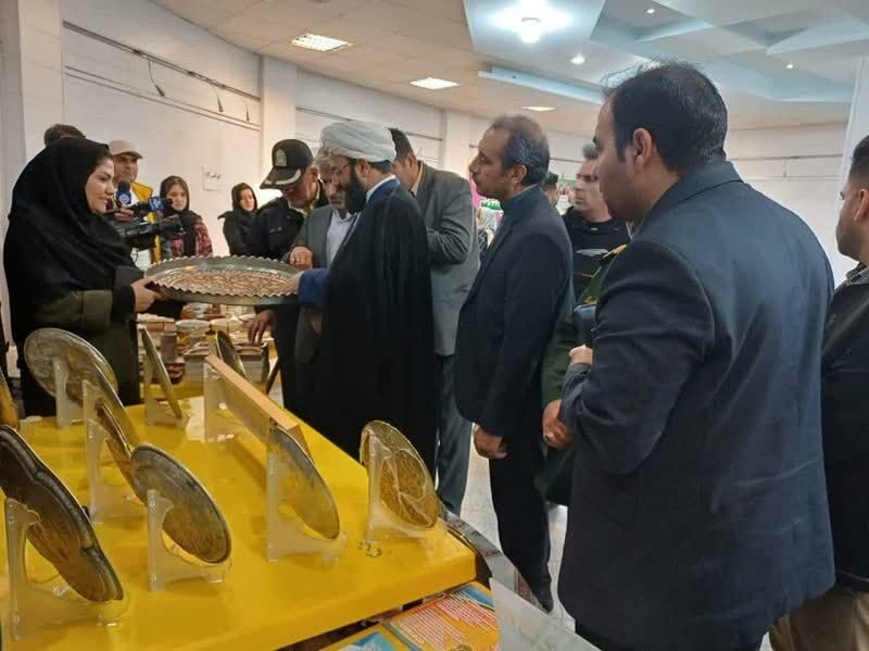 نمایشگاه اقتصادمقاومتی در شهرستان دورود دایر شد