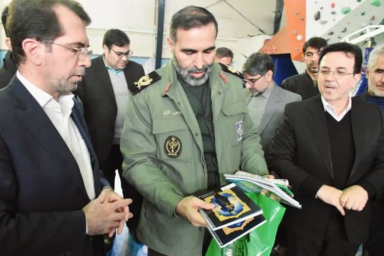 توزیع هزار بسته آموزشی در بین دانش آموزان نیازمند خراسان شمالی