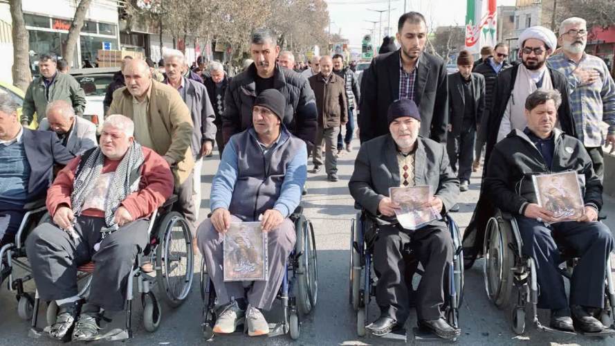 پیکر جانباز شهید "یوسف یوسفی آزاد" در شیروان تشییع شد