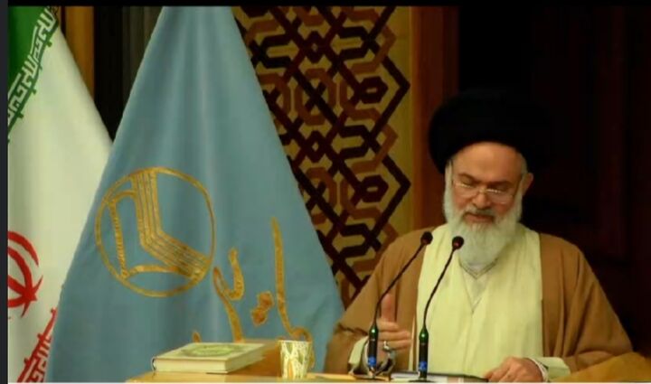 نگاه تحقیق و پژوهش بر فعالیت‌های حوزه حاکم باشد