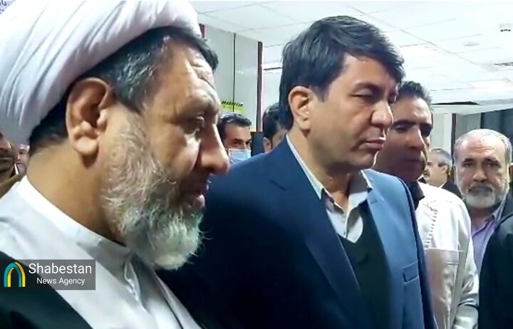 عیادت امام جمعه و استاندار کرمان از مصدومان حادثه واژگونی اتوبوس دانش‌آموزان