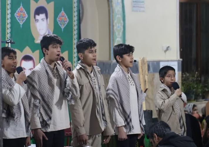 هشتمین شب جشن مسجدی انقلاب بوی خاکریز و سنگر گرفت