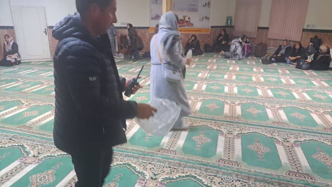 مساجد؛ پناهگاه امن مسافران در سرمای زمستان