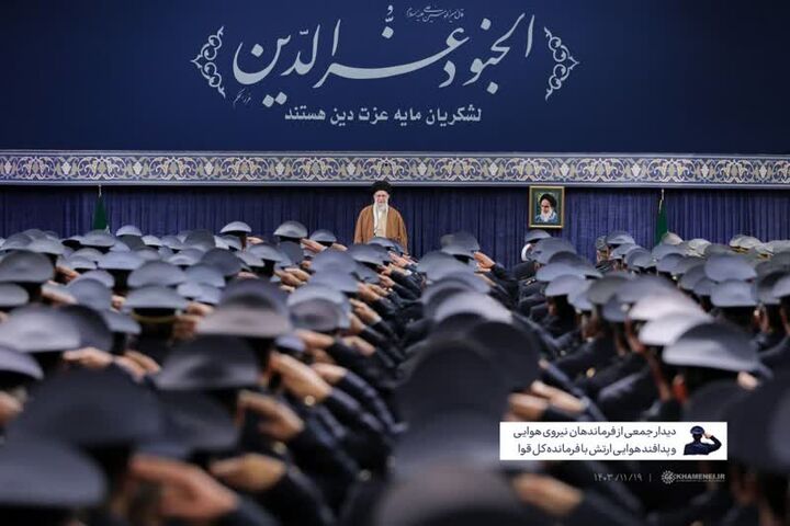 آغاز دیدار جمعی از فرماندهان نیروی هوایی و پدافند هوایی ارتش با فرمانده کل قوا