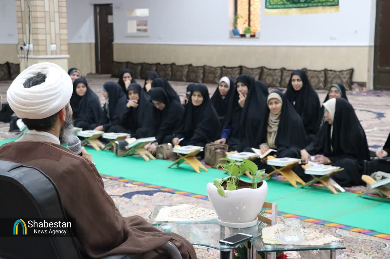 انس با قرآن؛ راهی برای تقویت معنویت در خانهها