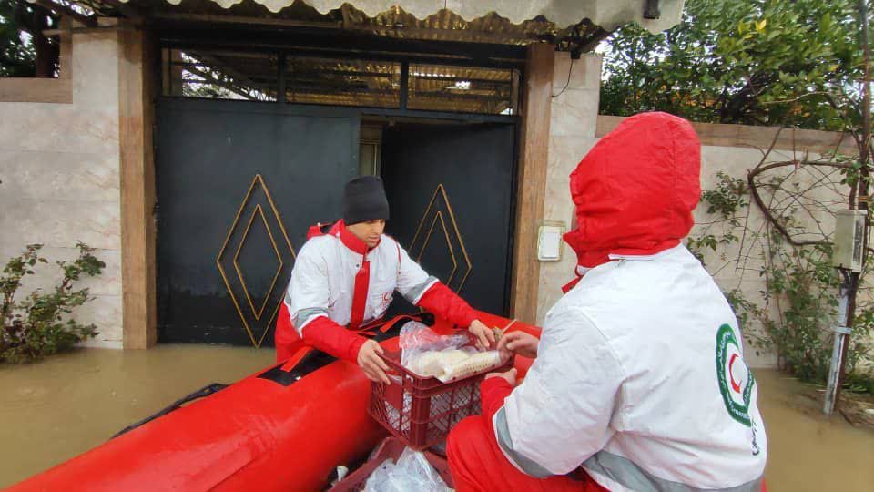 مواکب حسینی گیلان تا پایان بحران در کنار مردم آسیب دیده سیل قرار دارند