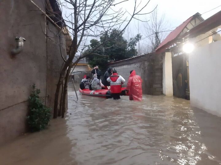 سپاه و بسیج آماده خدمات رسانی به سیل زدگان رشت تا پایان بحران
