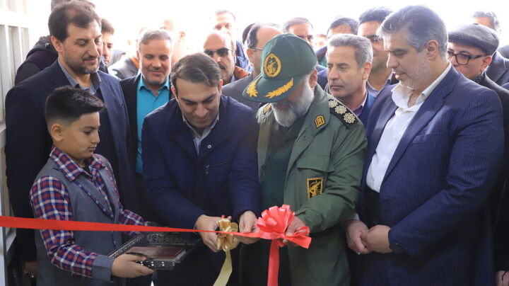 سالن ورزشی شهید سلیمانی شهباز و مدرسه ۶کلاسه شهدای پالایشگاه(۲) افتتاح شد