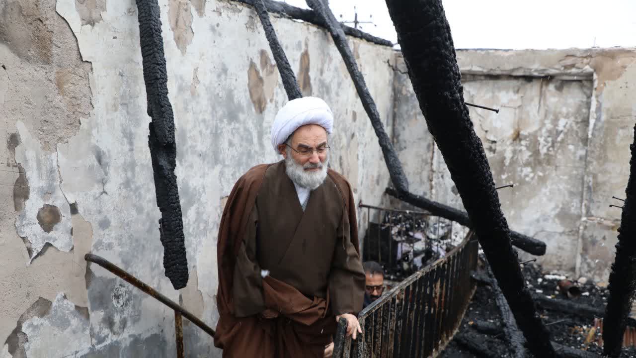 تخریب کامل مسجد کیاشهر در آتش سوزی