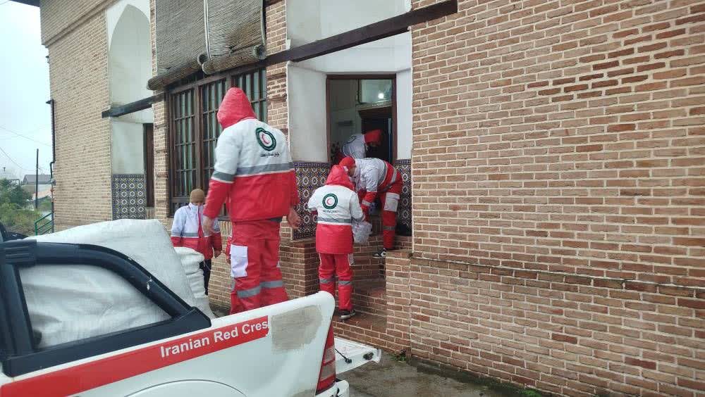 موج همدلی در زیر بارش برف و باران