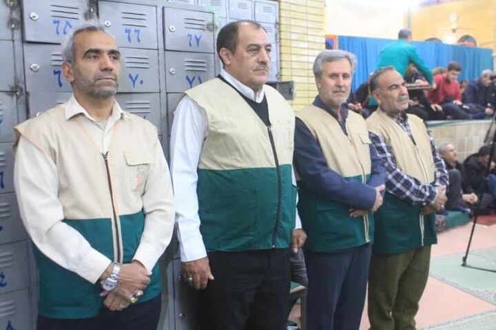 عطر خوش رضوی و طعم چای حرم، جشن مسجدی انقلاب را معطر کرد