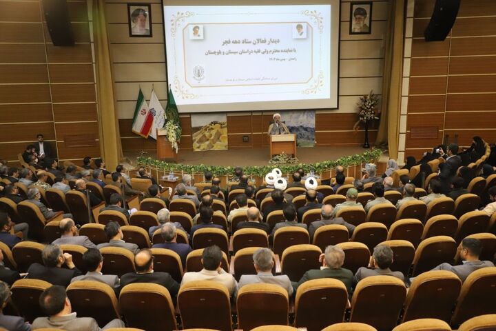 نسل جدید را با مبانی معرفتی انقلاب اسلامی آشنا کنیم