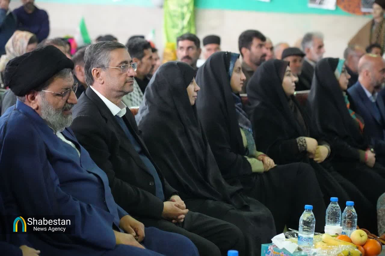 چهل و ششمین سالگرد انقلاب؛ نماد ایستادگی ملت ایران در برابر توطئههای دشمن است