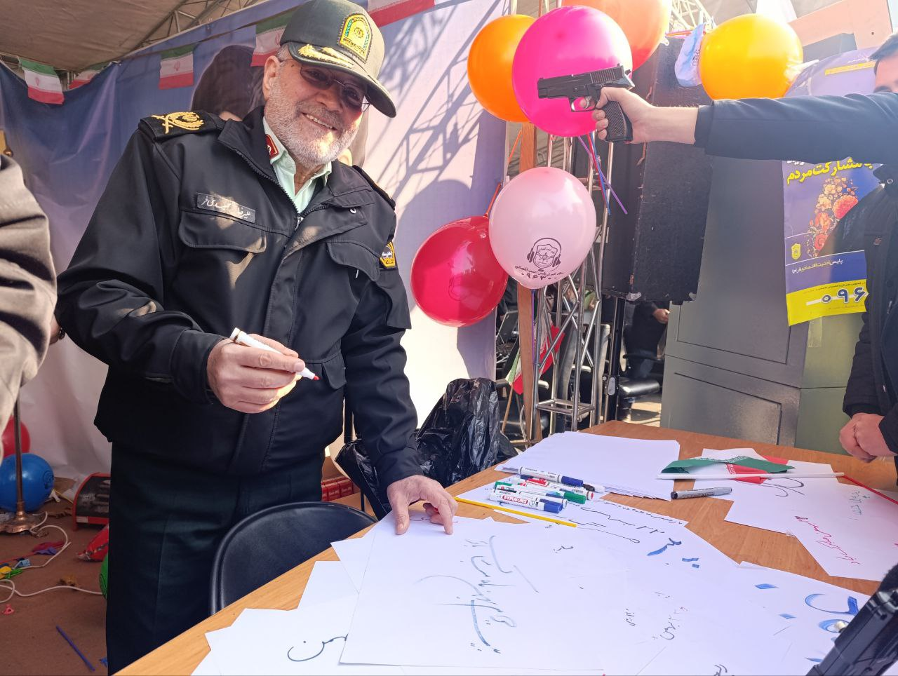 شکوه حضور در چهل و ششمین جشن پیروزی انقلاب/ ایستاده بر آرمانها تا پای جان