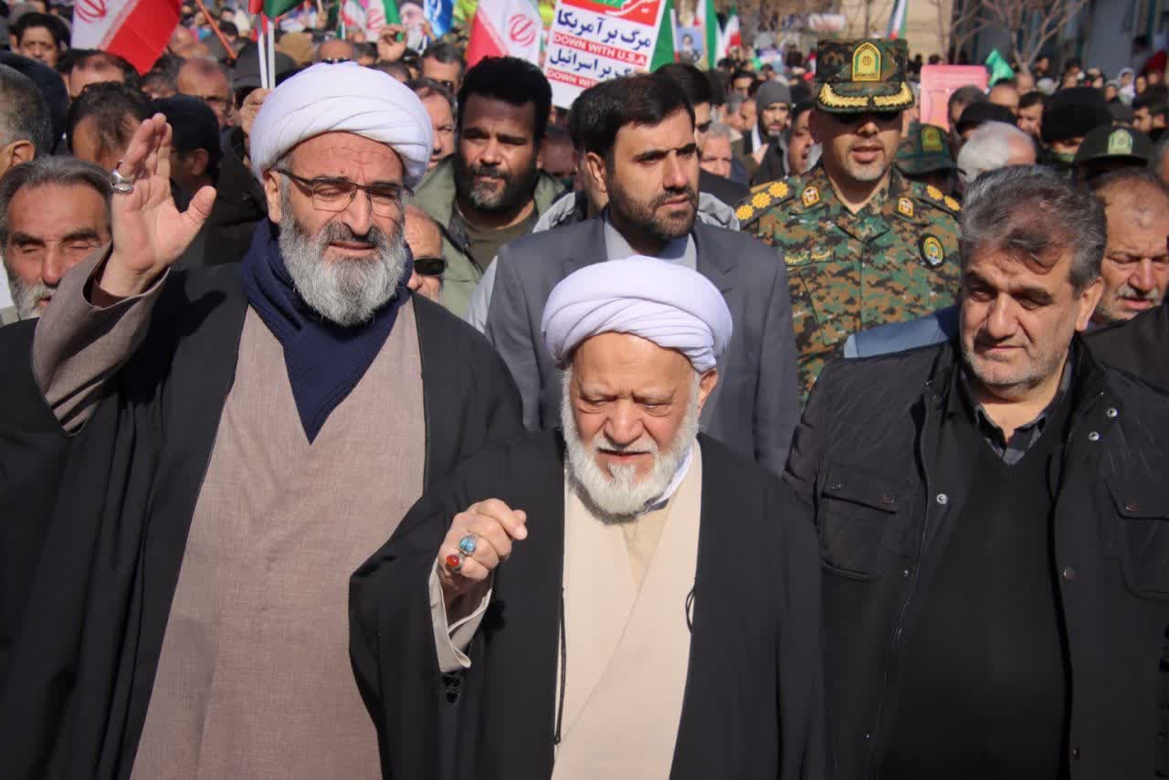 مردم استان سمنان تا پای جان برآرمان های انقلاب ایستاده داند