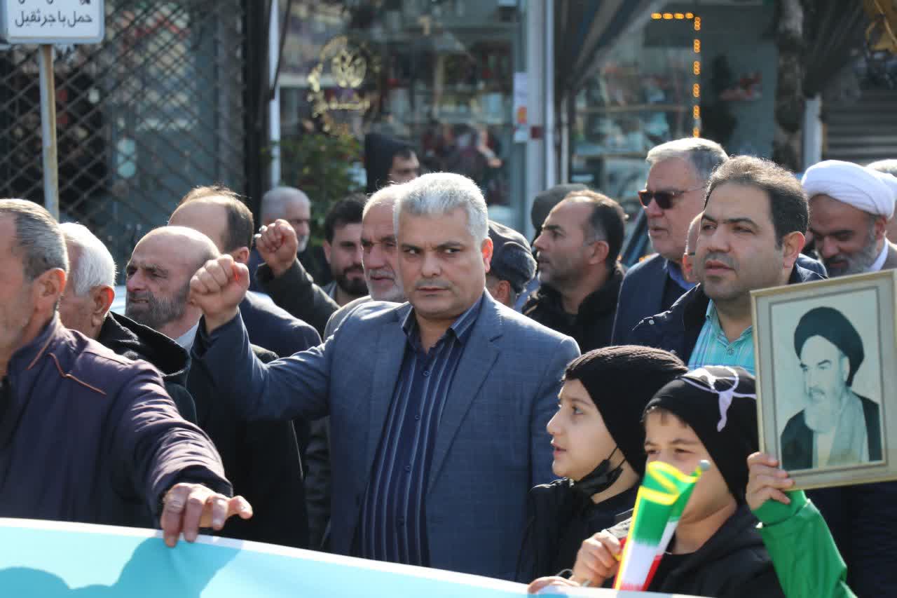 اسلام تنها قدرتیست که مقابل استکبار ایستاده است